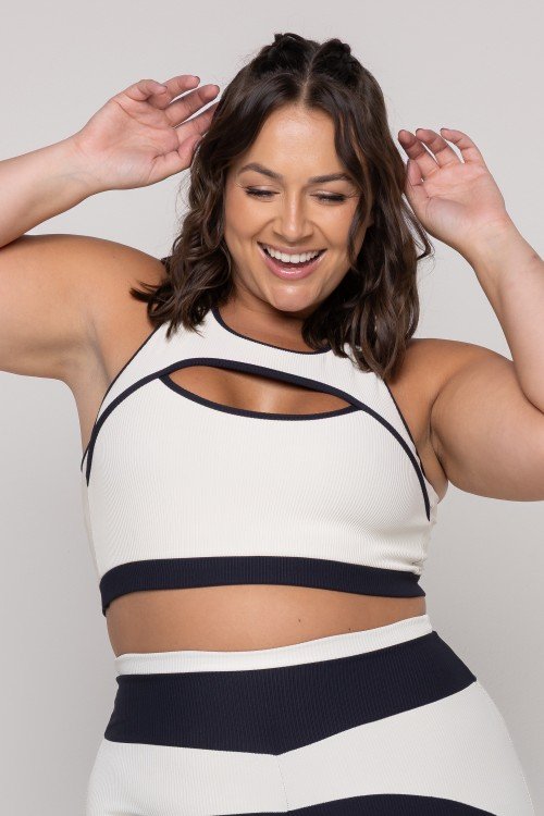 Top Fitness Vazado Comfy Preto