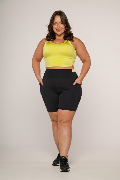 Short Fitness com Bolso Detalhes em Verde Lima