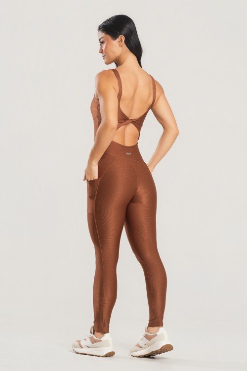 MACACÃO TORCIDO COSTAS MARROM