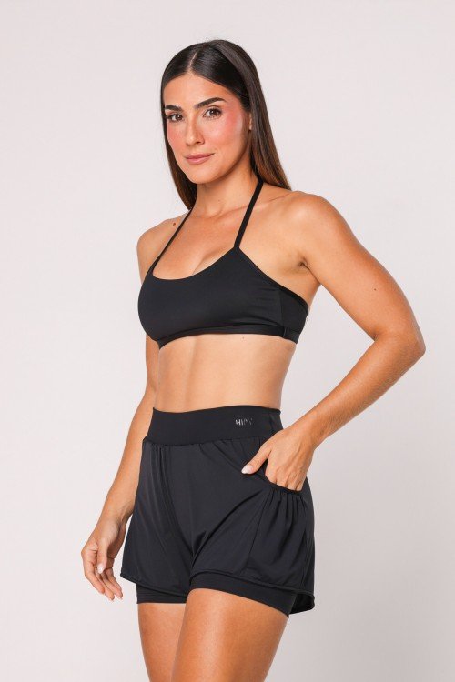 SHORT BOLSO LATERAL PRETO