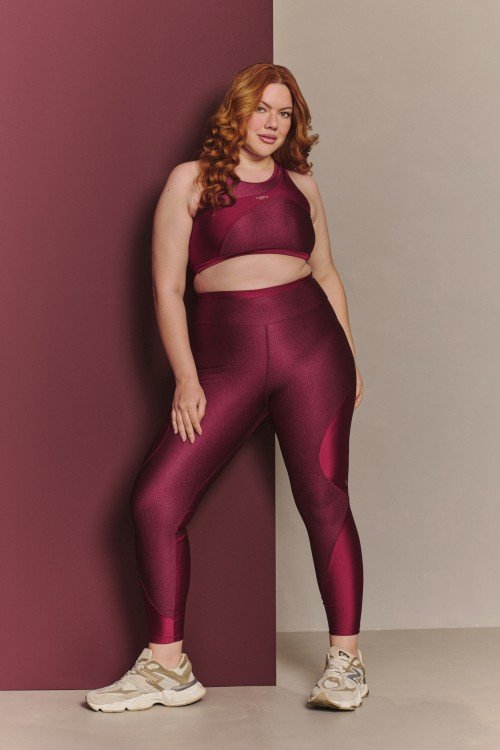 Legging Texturizada com Brilho e Recorte Vinho
